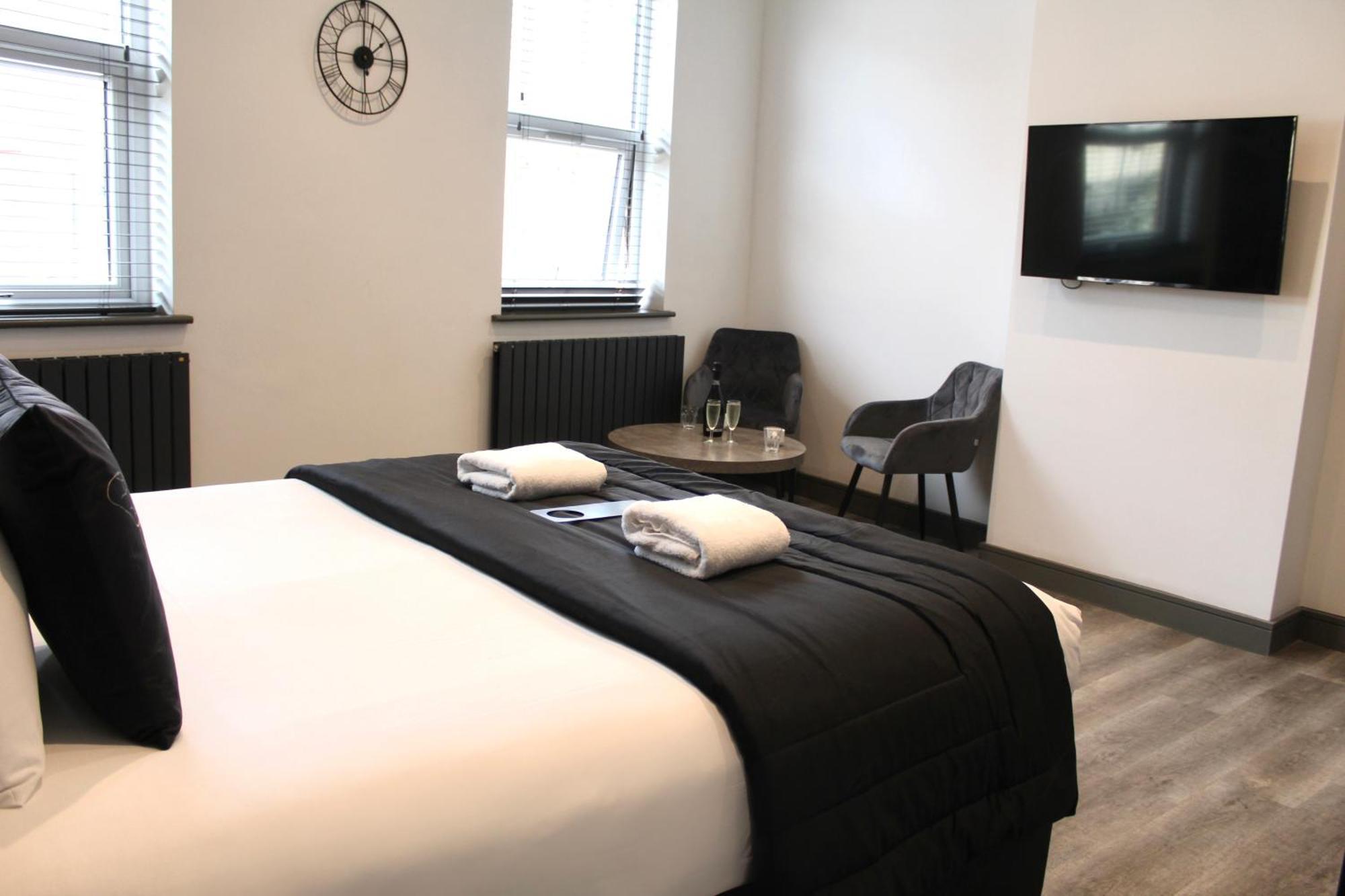 샐퍼드 아레나 블랙 라이언 B&B 외부 사진